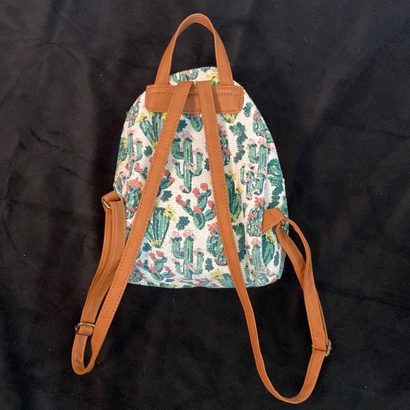 Mini Cactus Backpack - Picture 5 of 6
